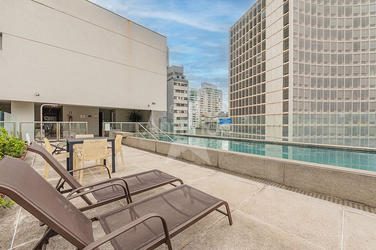 Studio a 100 m do Metrô com piscina no rooftop